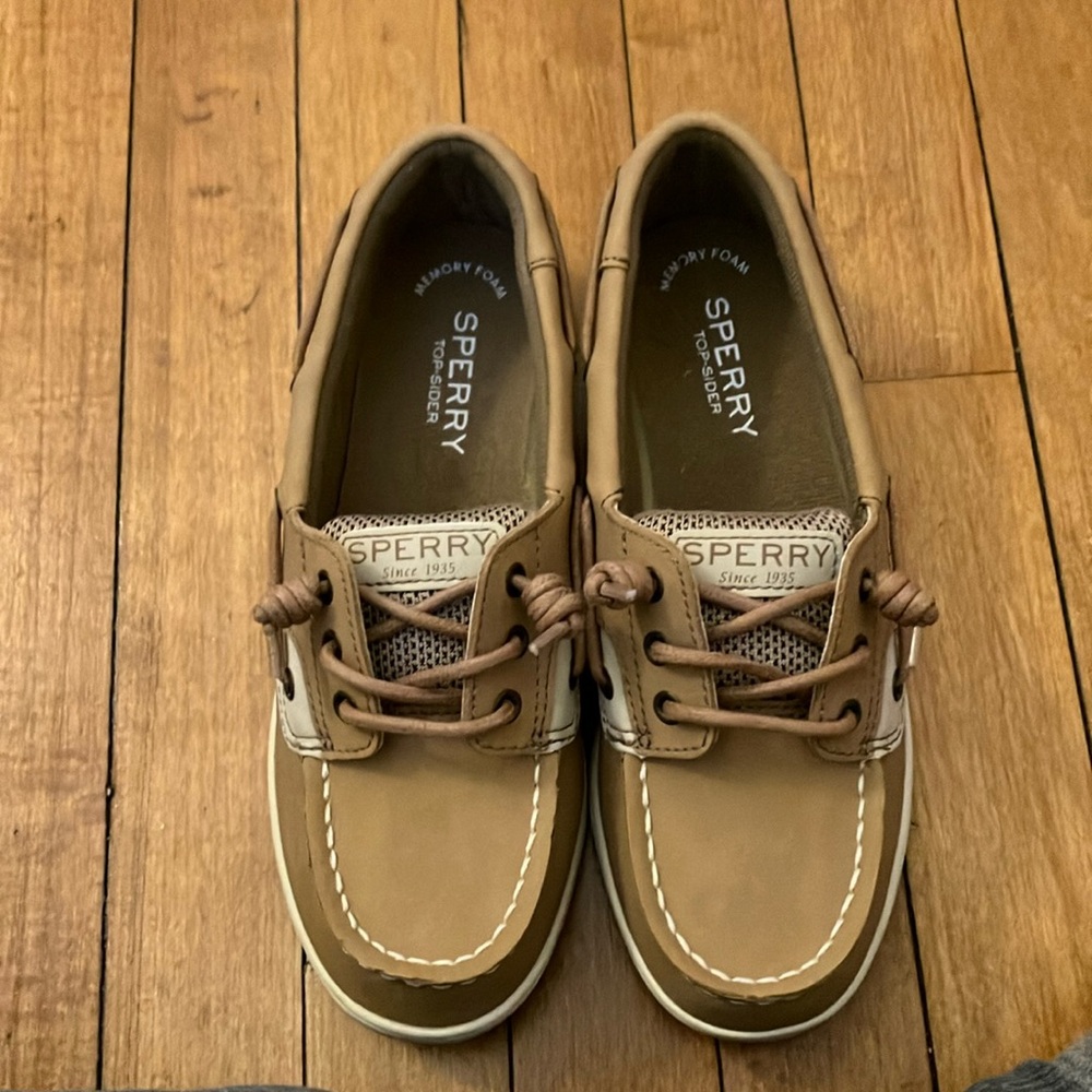 Size 2.5 brand new kids sperrys